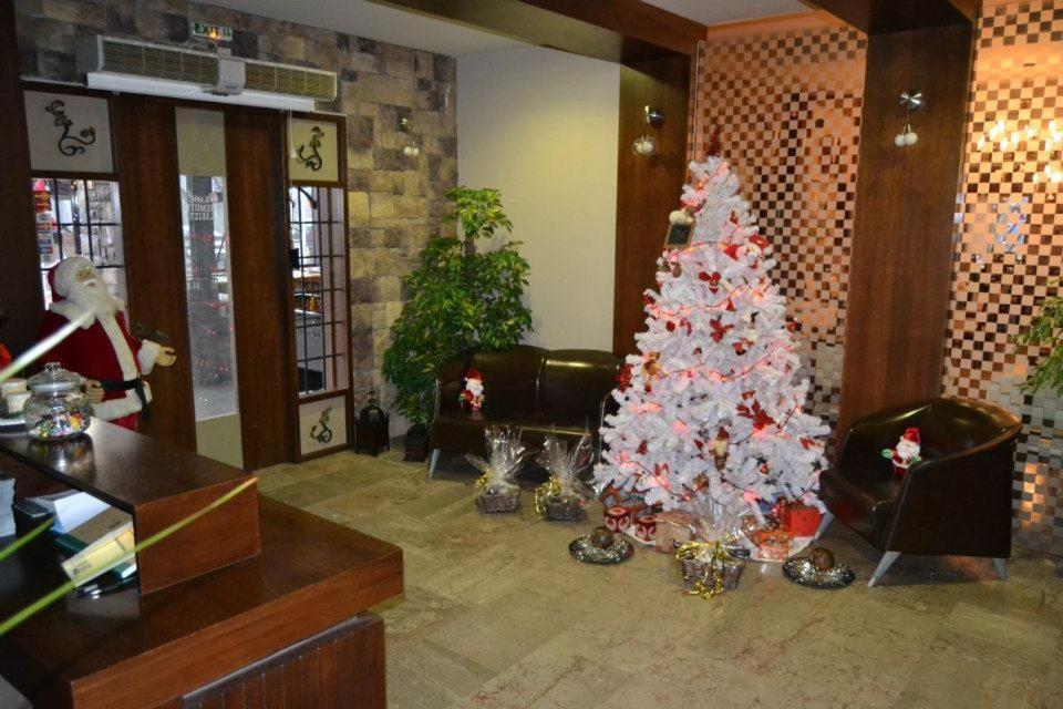 Oasi Otel Káto Loutrákion Dış mekan fotoğraf