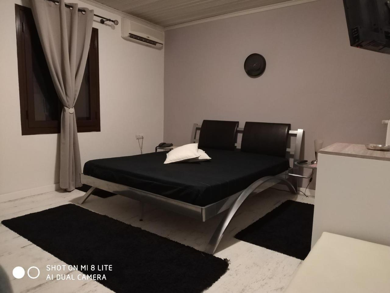 Oasi Otel Káto Loutrákion Dış mekan fotoğraf