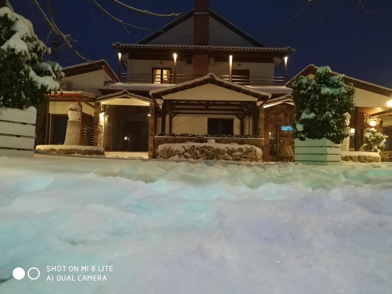 Oasi Otel Káto Loutrákion Dış mekan fotoğraf